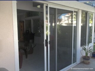 northridge-mobile-screen-repair-amp-replacement-service-for-door