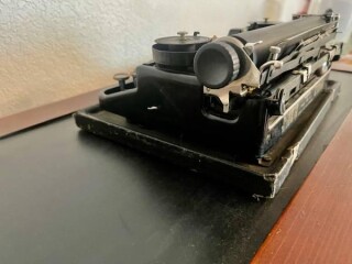 typewriter-underwood-3-banks-genuine-antique-1923