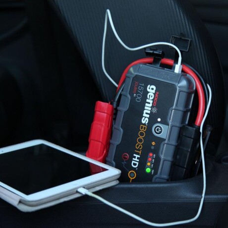 ultrasafe-lithium-jump-starter-2000-amps-big-1