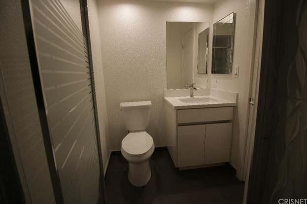 townhouse-for-rent-fully-remodeled-pool-garage-laundry-room-big-6