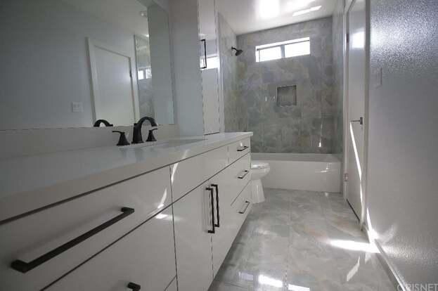 townhouse-for-rent-fully-remodeled-pool-garage-laundry-room-big-3