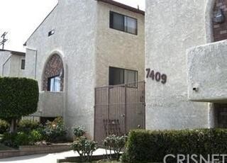 townhouse-for-rent-fully-remodeled-pool-garage-laundry-room-big-0