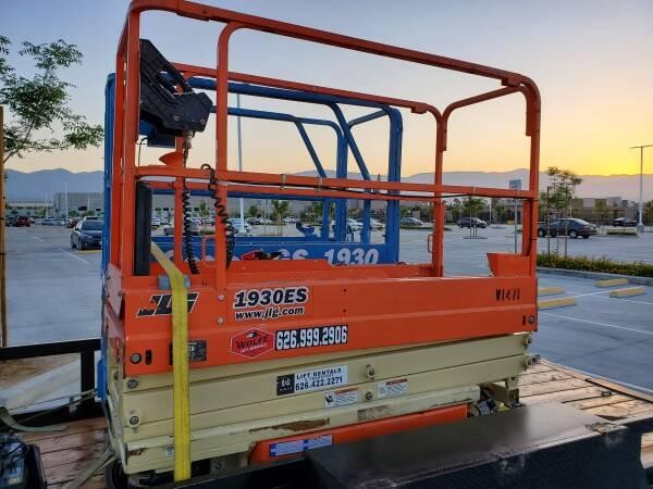 jlg-genie-scissor-lift-rentals-big-1