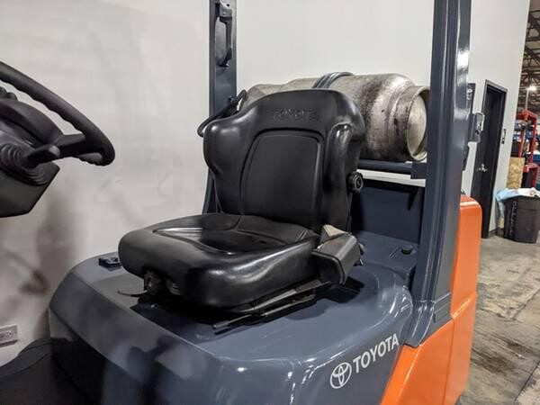 2017-toyota-8fgcu30-forklift-big-0