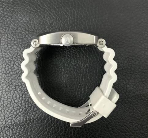 nixon-the-volta-pu-solar-powered-quartz-whitesilver-watch-square-big-0