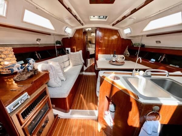 1983-hunter-34-sailboat-share-in-partnership-big-13