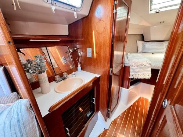 1983-hunter-34-sailboat-share-in-partnership-big-5