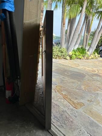 kenyan-maasai-woman-milking-cow-big-1