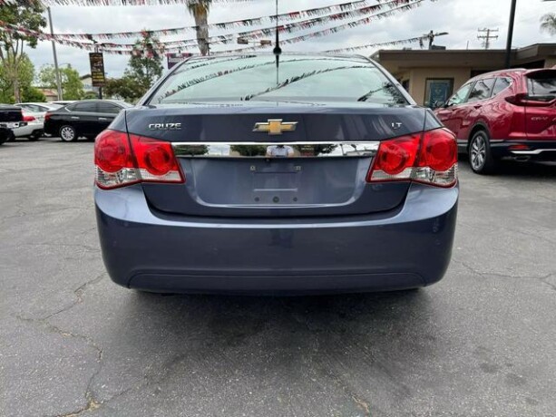 2013-chevrolet-cruze-lt-sedan-4d-big-4